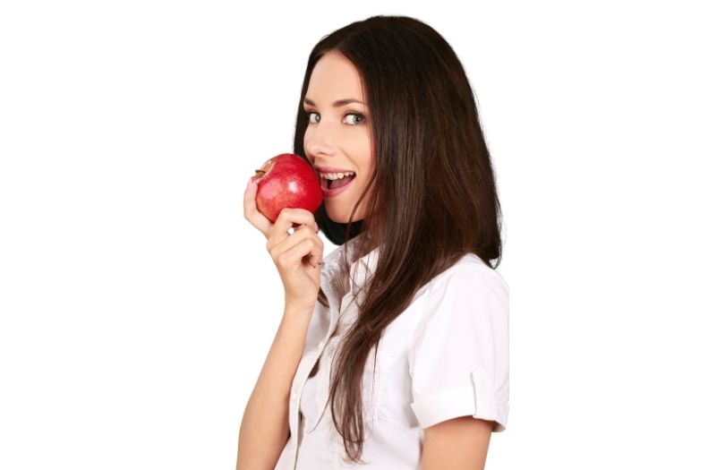 Agiz ve Dis Sagliginiza Iyi Gelecek yiyecek nelerdir Dr ozlem aylikci ortodonti uzmani seffaf plak uzmani invisalign uzmani invisalign provider invisalign teen provider