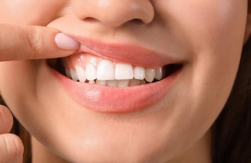 Pembe Estetik 4 Dr. ozlem aylikci Drozlemorto Gulus tasarim uzmani dr. Bahadir Ugur Aylikci Pembe Estetik Pink Esthetic