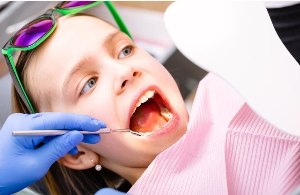 Invisalign First nedir? 2 Dr. Ozlem Aylikci Drozlemorto Gulus Tasarim Uzmani dr. Bahadir Ugur Aylikci Pedodonti Cocuk Dis Hekimligi Cocuklarda Ortodonti
